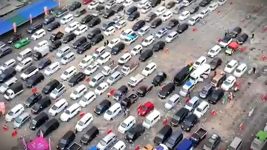 Antrean Kendaraan di Pelabuhan Gilimanuk Capai 15 Kilometer