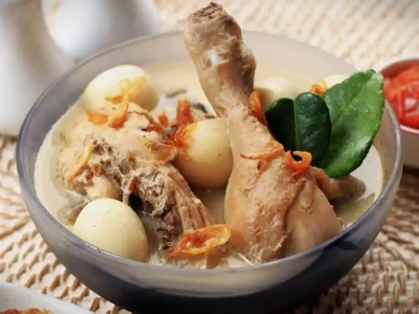 Makan Banyak Saat Lebaran, Benarkah Bisa Langsung Bikin Sakit?