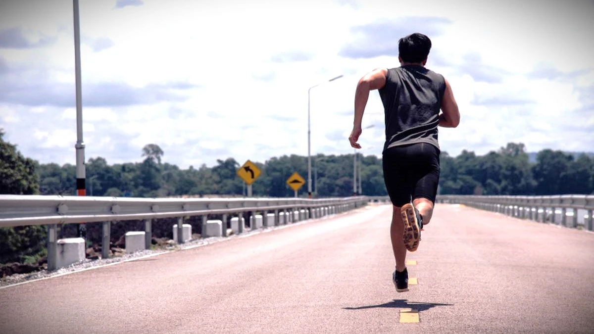 Lari Saat Puasa Aman, Ini Tips Tetap Bugar di Ramadhan