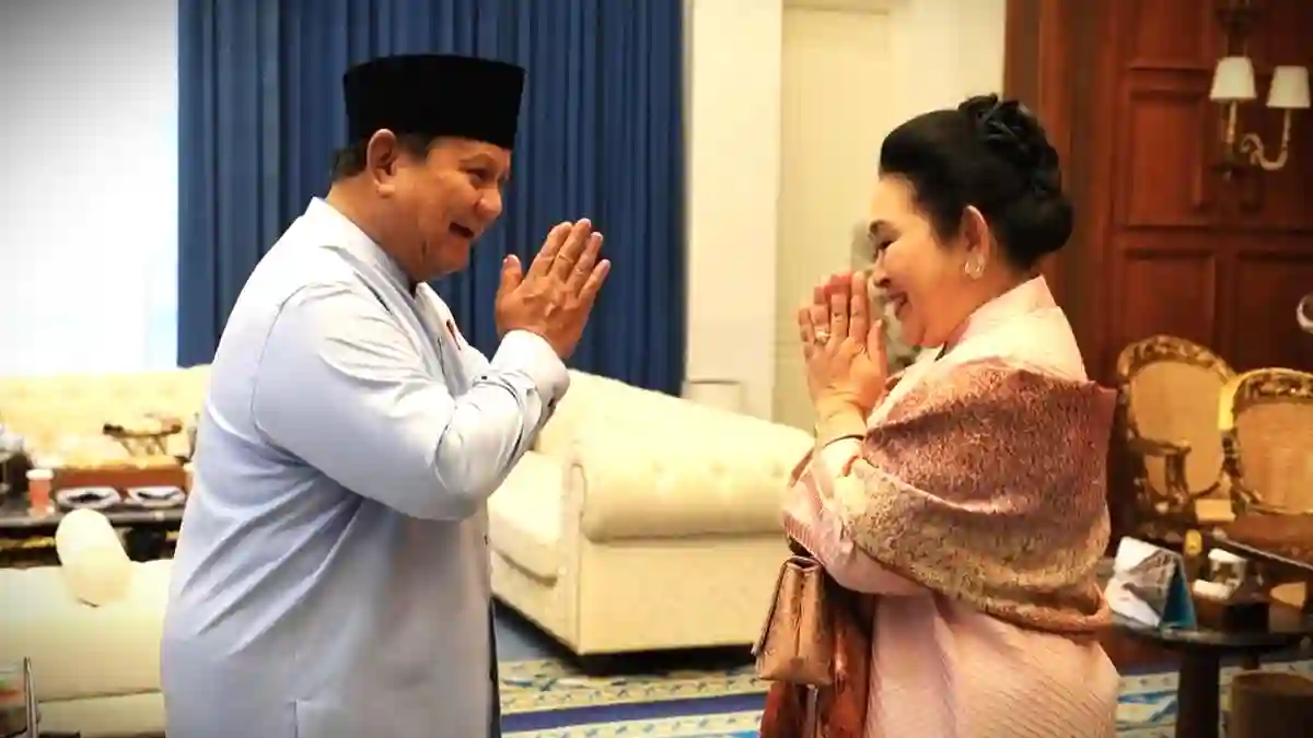 Gaya Lebaran Titiek Soeharto di Istana, Elegan dengan Nuansa Peach