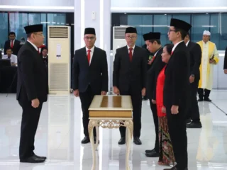 Lantik Pejabat Pengawas dan Fungsional, Wamen Ossy: Ujung Tombak dalam Pelayanan Pertanahan