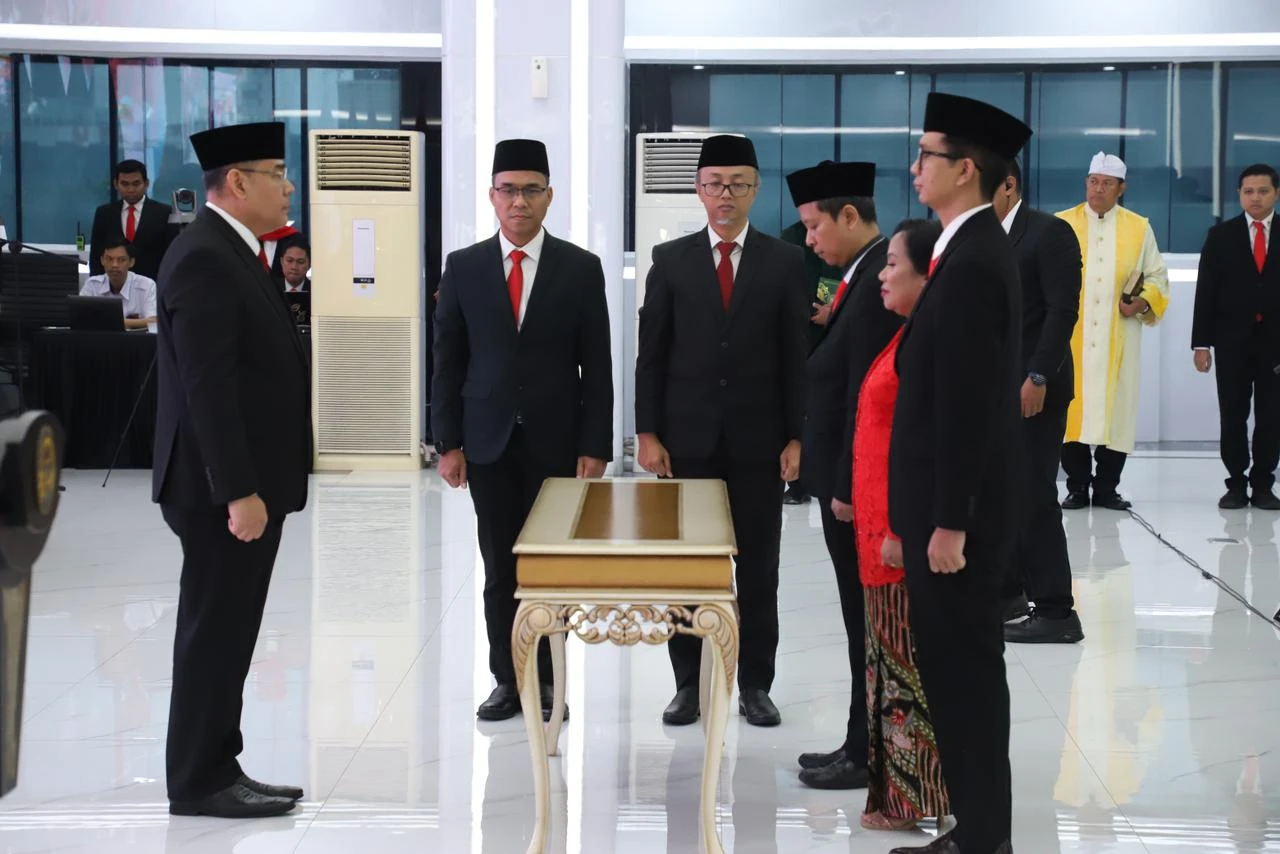 Lantik Pejabat Pengawas dan Fungsional, Wamen Ossy: Ujung Tombak dalam Pelayanan Pertanahan