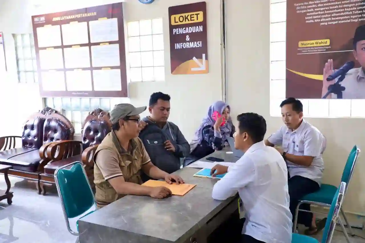 Cerita Masyarakat yang Manfaatkan Layanan Pertanahan Terbatas di Libur Idulfitri