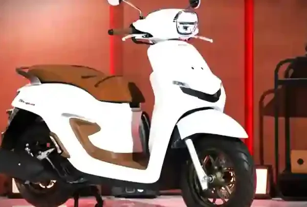 Honda Stylo 160 Hadir, Skutik Retro Modern Stylish & Bertenaga