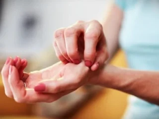 Telapak Tangan Kiri Gatal? Ini Penyebab Medis dan Cara Mengatasinya