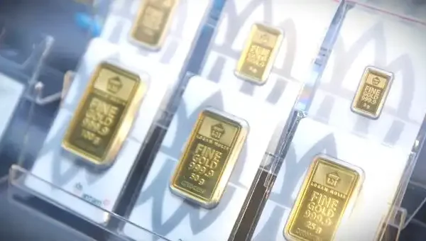 Harga Emas Antam Anjlok Jelang Lebaran, Cek Update Terbaru