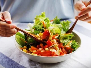 Bolehkah Nonton Mukbang Saat Puasa? Ini Penjelasan Hukumnya