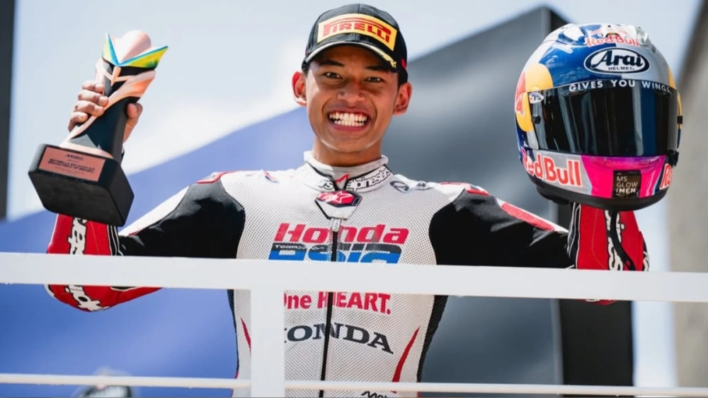 Veda Ega Pratama Cetak Sejarah, Podium Moto3 Brasil 2026