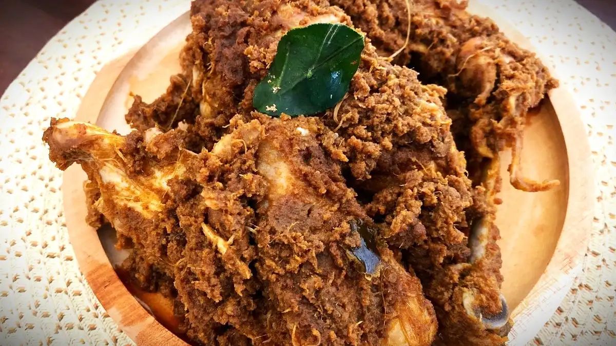 Cara Aman Menyimpan dan Menghangatkan Rendang saat Lebaran
