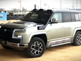 BYD Bawa Kemewahan Baru: Denza B8 Siap Gebrak Pasar Indonesia