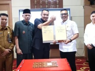 Wujudkan Pemerintahan Bersih, Wako Alfin Teken MoU Dengan Kejari Sungai Penuh