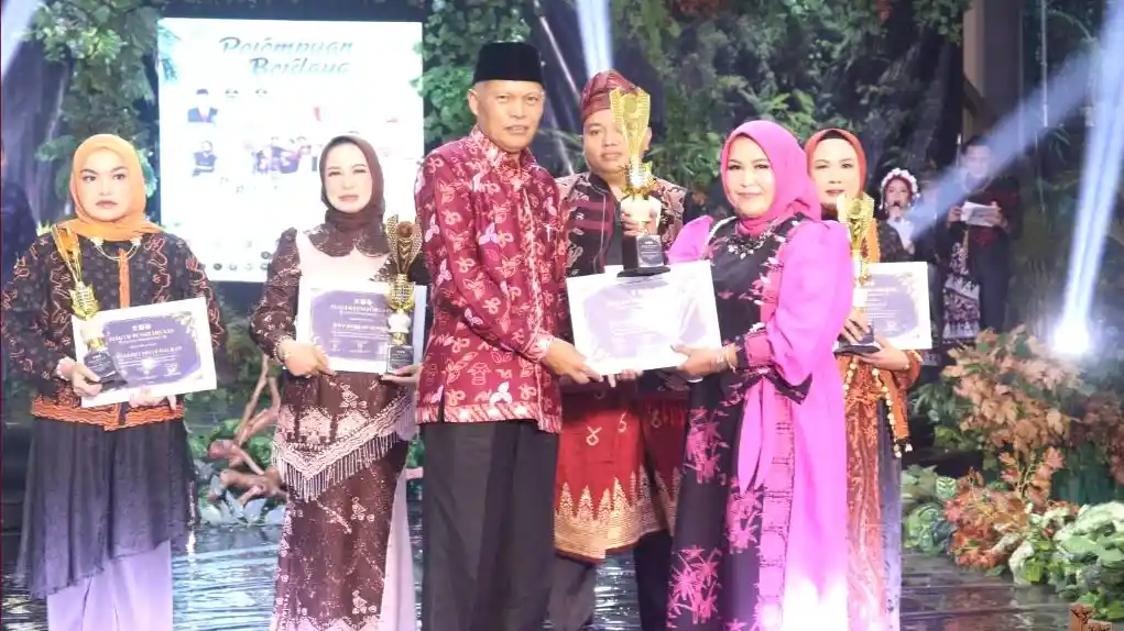 Lomba Batik & Lagu Daerah Memukau di Panggung DWP Sungai Penuh