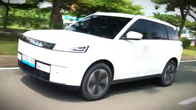 Mobil Listrik vs Hybrid