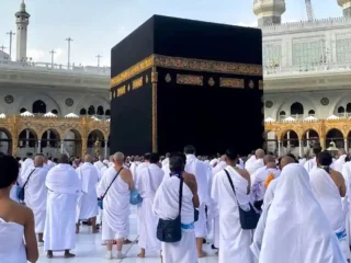 Mengenal Kiswah: Sejarah dan Pesona Kain Penutup Ka'bah