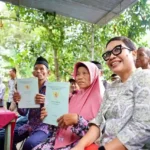 Mbah Tupon Sujud Syukur: Sertipikat Tanah Kembali Usai Setahun Melawan Mafia