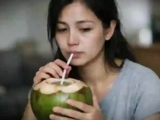 Air Kelapa untuk Panas Dalam: Benarkah Ampuh atau Sekadar Mitos?