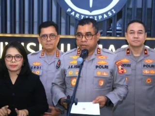 Kapolri Rotasi 9 Kapolda dan Ratusan Perwira