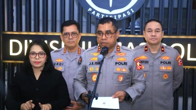 Kapolri Rotasi 9 Kapolda dan Ratusan Perwira