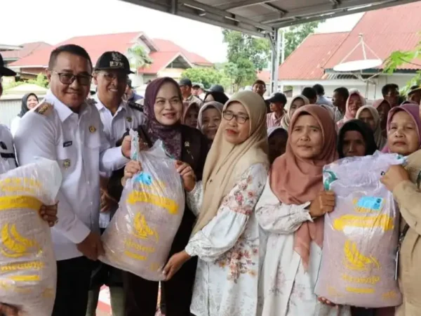 Wujudkan Kembali Kejayaan "Rawang Menuai", Petani Sungai Penuh Terima Bantuan Benih