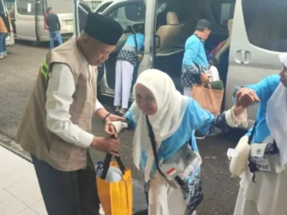 Wawako Azhar Hamzah Sambut Hangat Jemaah Haji Sungai Penuh di Asrama Haji Jambi