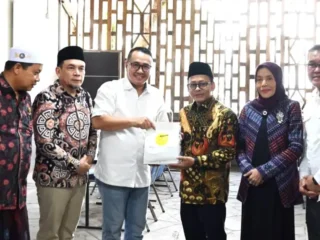Wako Alfin Jemput Bola Bantuan Rumah dan Beasiswa ke Baznas Pusat