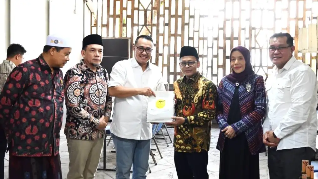 Wako Alfin Jemput Bola Bantuan Rumah dan Beasiswa ke Baznas Pusat