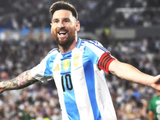 Susul Ronaldo, Lionel Messi Resmi Jadi Pesepak Bola Miliarder Baru
