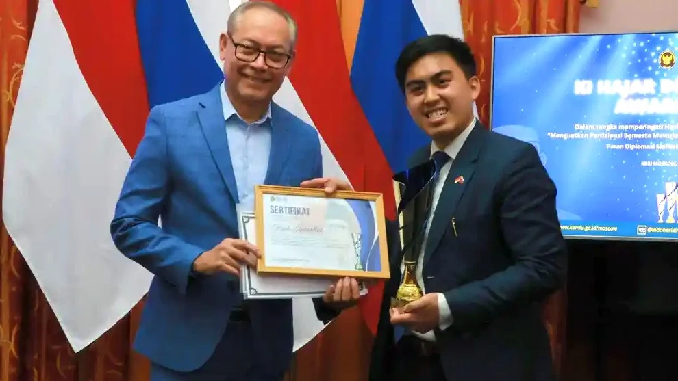 Putra Jambi Teguh Imanullah Raih Ki Hajar Dewantara Award 2026