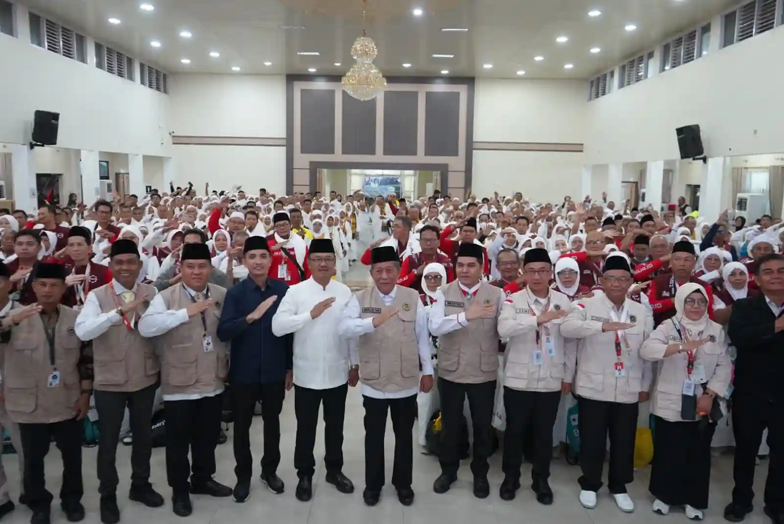 Hadiri Pelepasan di Asrama, Wabup Murison Doakan Jamaah Haji
