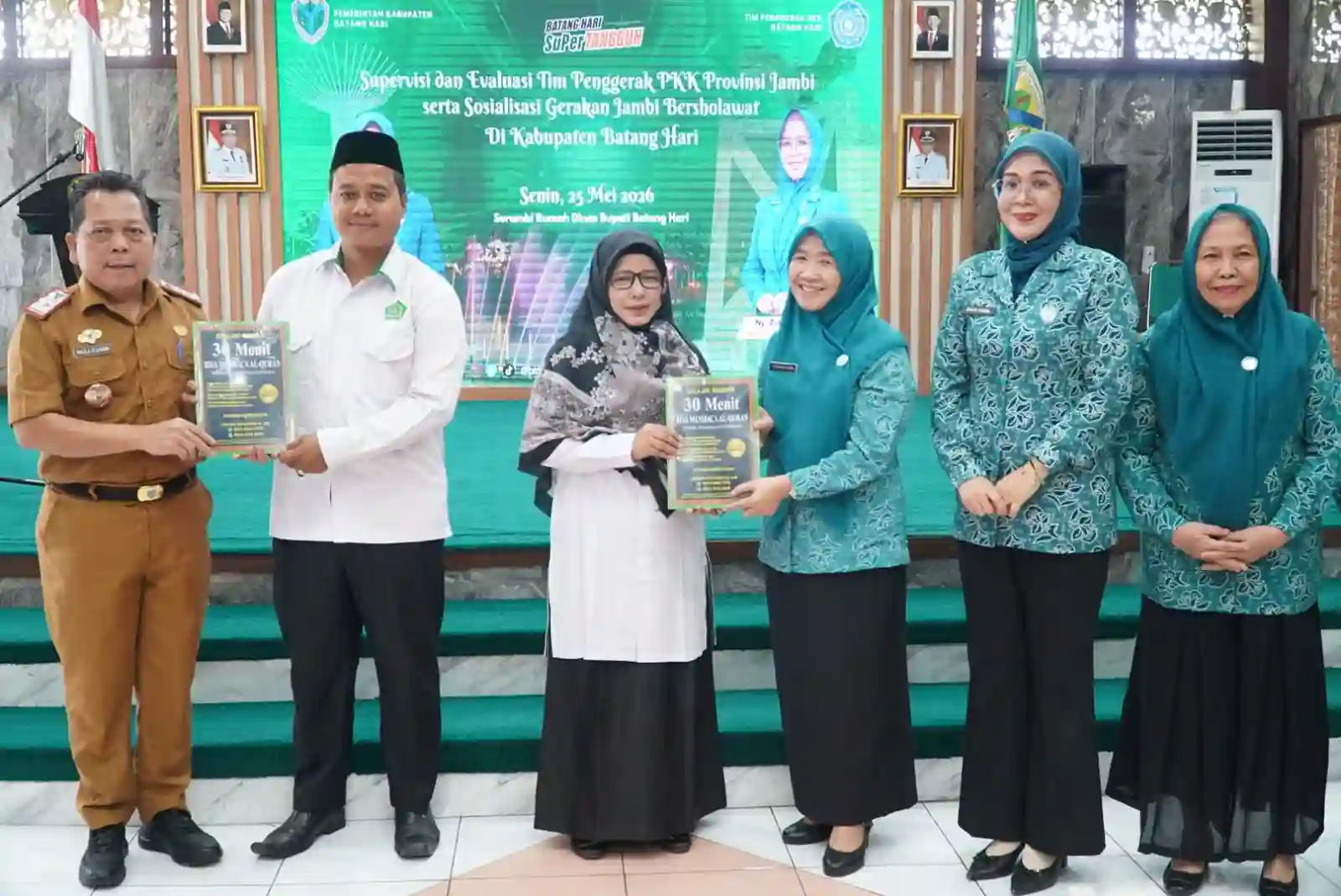 Hj. Hesnidar Haris Dorong Gerakan Jambi Bersholawat Jadi Wisata Religi