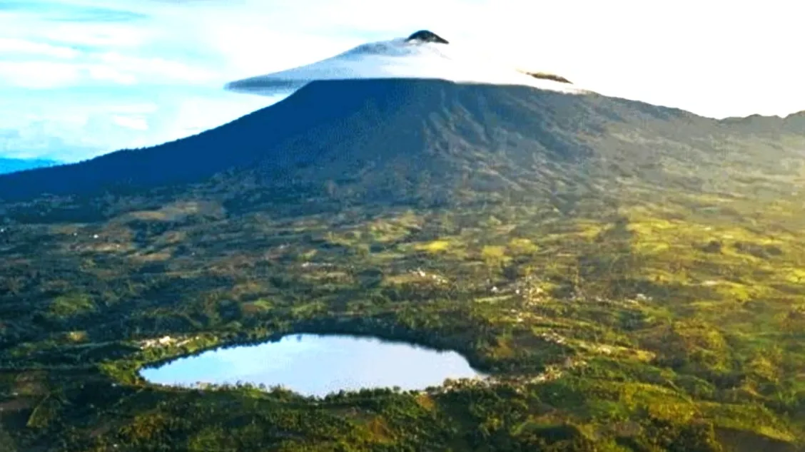 Pesona 5 Gunung dan 7 Danau Tersembunyi di Merangin Jambi