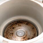 Cara Mudah Bersihkan Elemen Pemanas Rice Cooker Yang Kotor