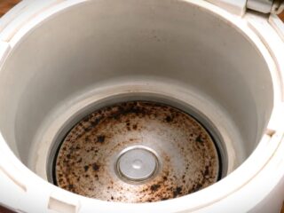 Cara Mudah Bersihkan Elemen Pemanas Rice Cooker Yang Kotor