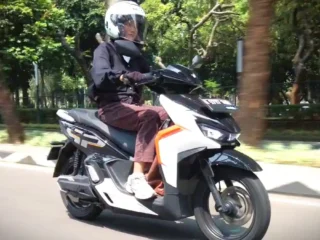 Polytron Fox 350 vs Emotor Sprinto: Mana Motor Listrik Paling Hemat?
