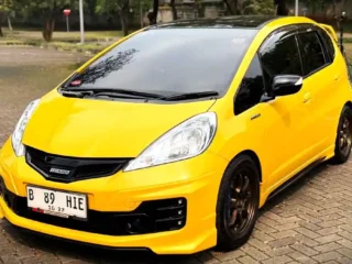 Pria Ini Habiskan Rp 190 Juta Demi Ubah Honda Jazz Jadi Hybrid Langka