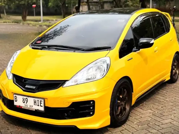 Pria Ini Habiskan Rp 190 Juta Demi Ubah Honda Jazz Jadi Hybrid Langka