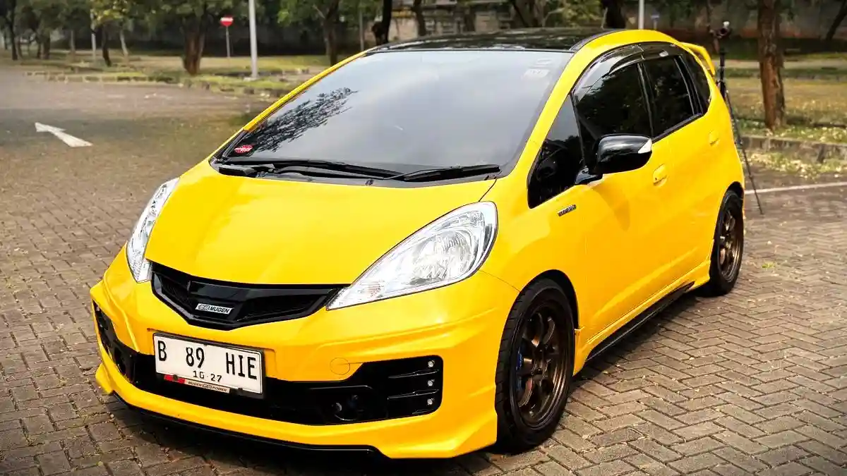 Pria Ini Habiskan Rp 190 Juta Demi Ubah Honda Jazz Jadi Hybrid Langka