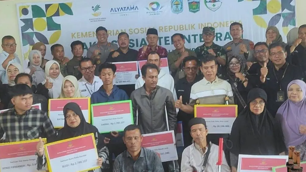 Alyatama Gelar Operasi Katarak & Sunatan Massal Gratis
