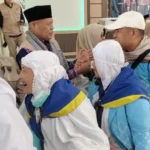 Suasana Haru dan Bahagia Warnai Kepulangan 128 Jemaah Haji Asal Sungai Penuh