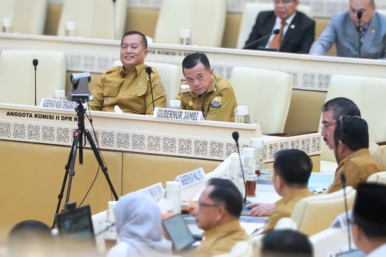 Perjuangkan Nasib PPPK di DPR