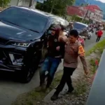 Pria Bersajam yang Resahkan Warga Tanah Kampung Diringkus Polisi