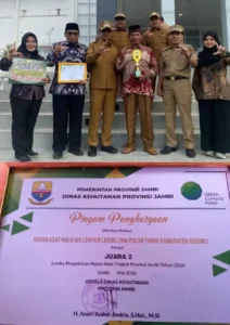 Hutan Adat Lekuk Limapuluh Tumbi Lempur Raih Penghargaan Hutan Adat Terbaik di Jambi