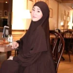 Larissa Chou Curhat Diserang Akun Palsu di Tengah Sidang Cerai