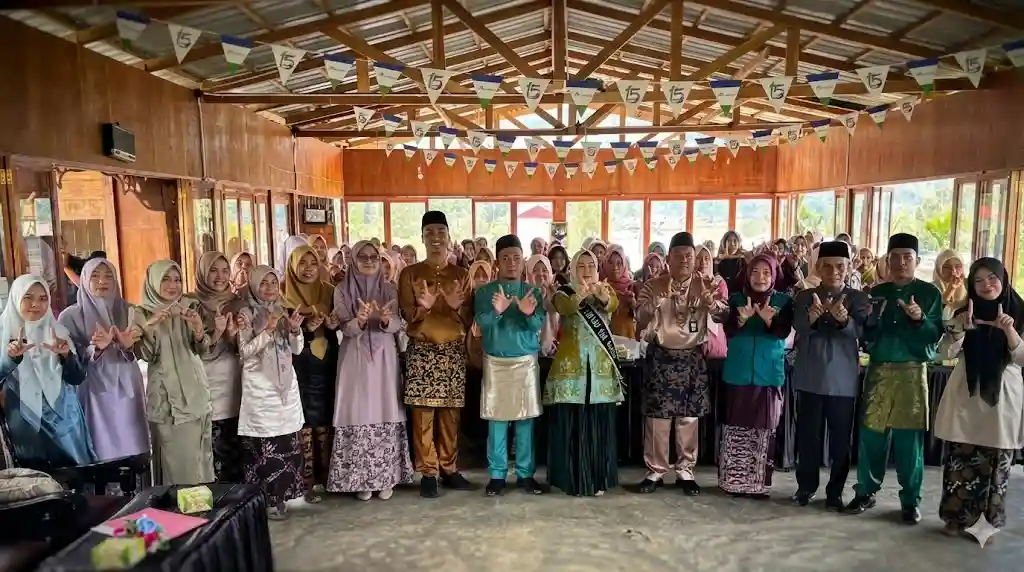 Bunda PAUD Kerinci Novra Wenti Siapkan Generasi EMAS Lewat 7 Kebiasaan Hebat