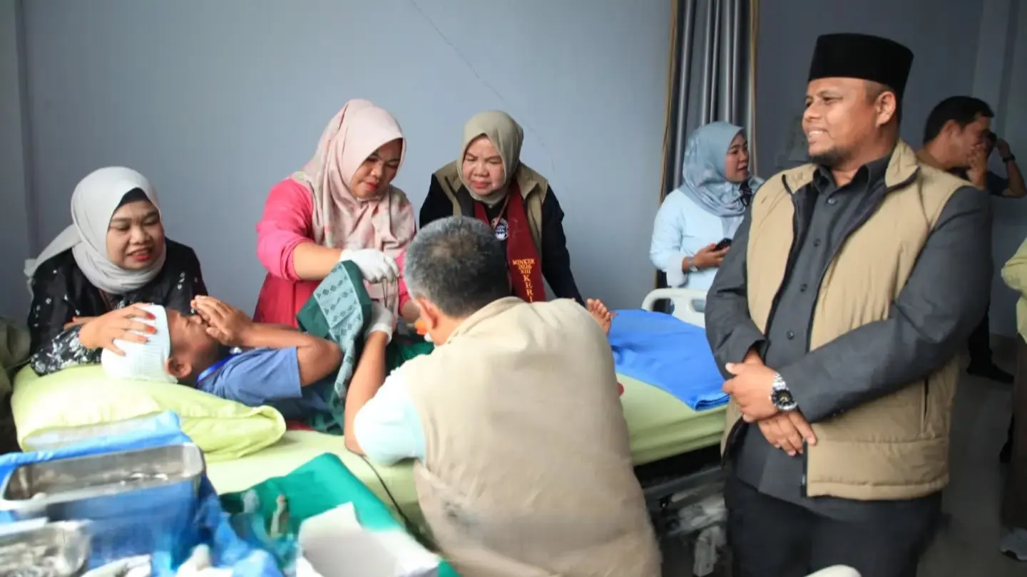 Wakil Ketua DPRD Emrizal Hadiri Baksos Khitanan Massal Minker dan Pemkot