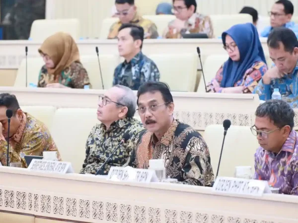 RDP dengan Komisi II DPR RI, Sekjen ATR/BPN Laporkan Capaian Pelaksanaan Tujuh Layanan Prioritas