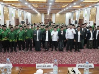 Gubernur Al Haris Ajak Guru dan Kiai Jaga Moral Generasi Muda