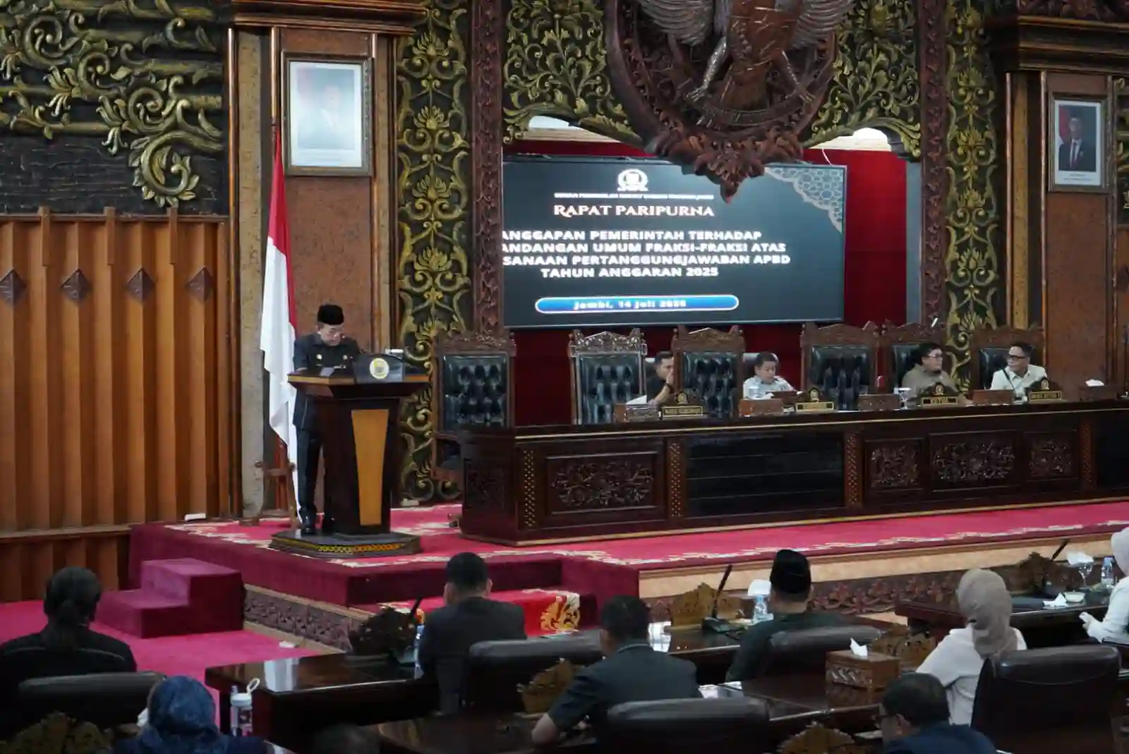 Gubernur Al Haris Jawab Pandangan Umum Fraksi DPRD