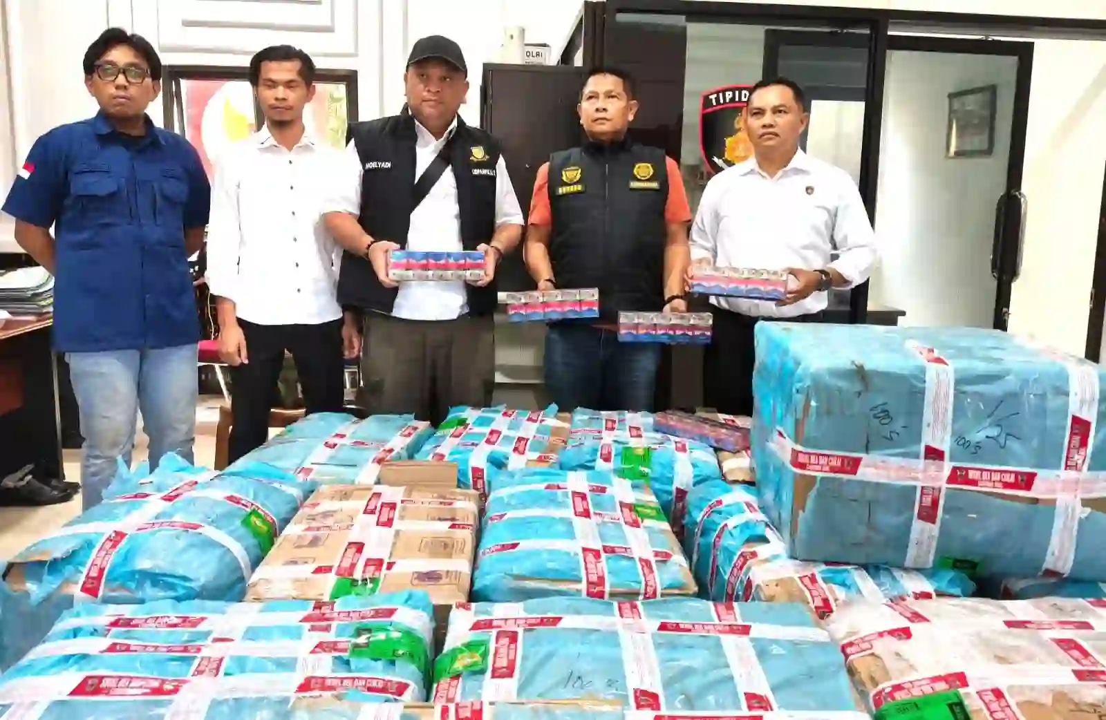 Polres Kerinci Gagalkan Penyelundupan 499 Ribu Batang Rokok Ilegal