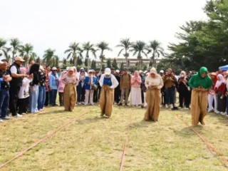 Kemeriahan Lomba Olahraga Tradisional HUT RI ke-81 di Sungai Penuh
